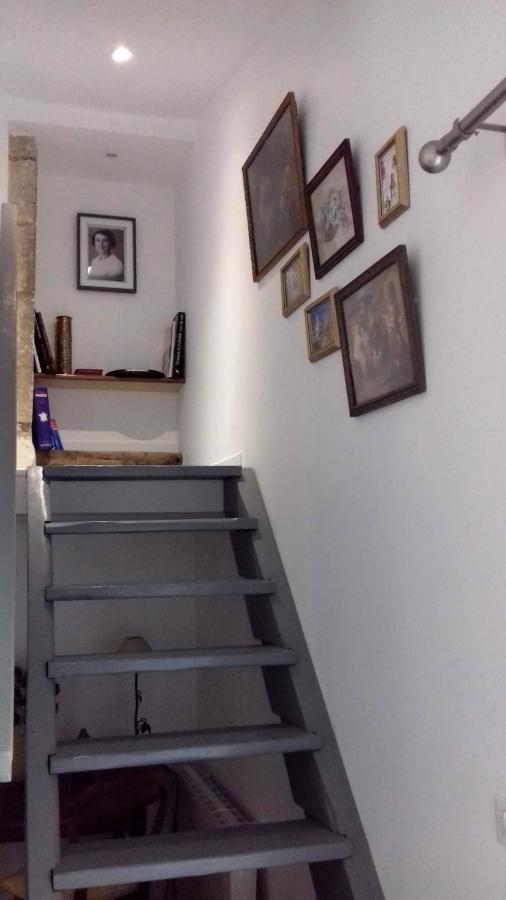 Varzay Autour Du Puits Esterno foto